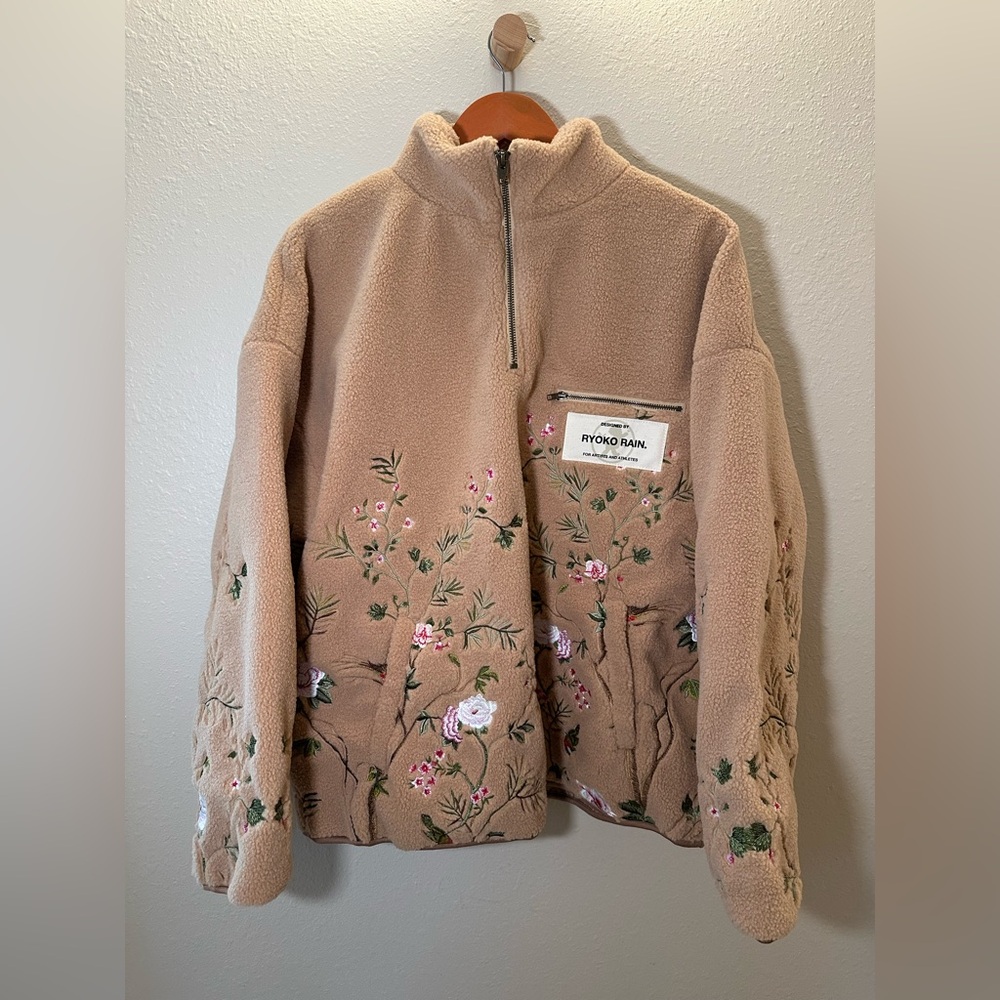 Ryoko Rain Men’s Camel Floral Embroidered Half-Zip Fleece - Picture 8 of 16